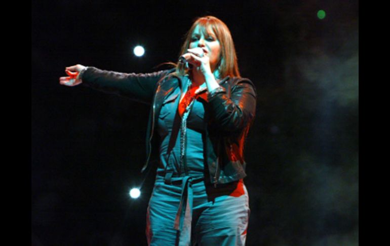 Jenni Rivera se presentó junto a Joan Sebastian en un concierto que se prolongó cinco horas. A. HINOJOSA  /