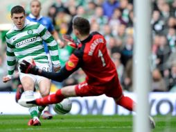 Gary Hooper abonó con dos goles al triunfo del Celtic. REUTERS  /