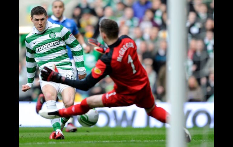 Gary Hooper abonó con dos goles al triunfo del Celtic. REUTERS  /