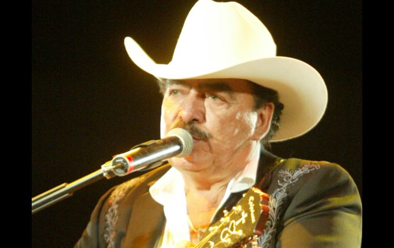 Joan Sebastian aprovechó para agradecer a los intérpretes que han dado voz a sus composiciones. A. HINOJOSA  /