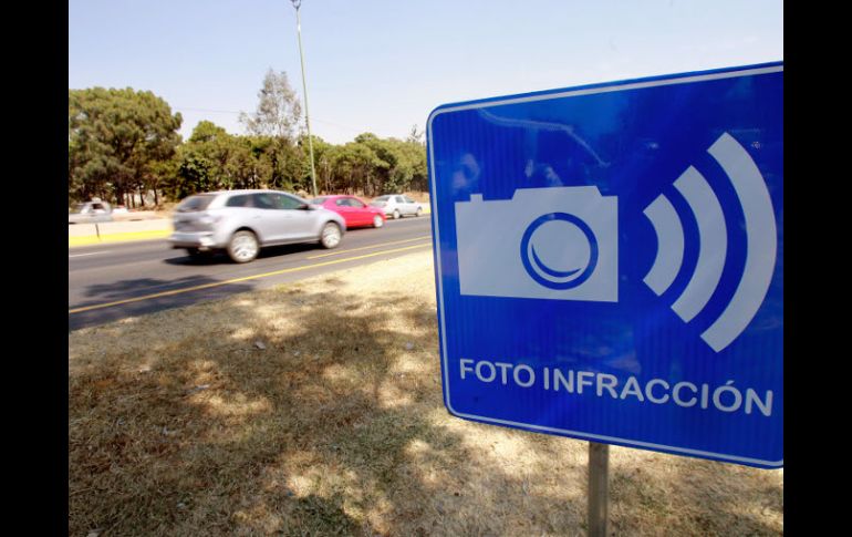 Se utilizarán cinco radares móviles para captar a los automovilistas que excedan los límites de velocidad en la arteria. ARCHIVO  /