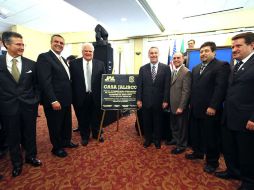 Inauguración de la Casa Jalisco en Chicago, donde acudió el gobernador jalisciense, el rector de la UdeG y funcionarios. ESPECIAL  /