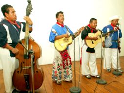 Parece trabalenguas, pero puedes tener tu primer clase de huichol. E. BARRERA  /