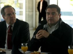 El rector de la UP, Juan de la Borbolla (izquierda), y el alcalde zapopano, Héctor Vielma. ESPECIAL  /