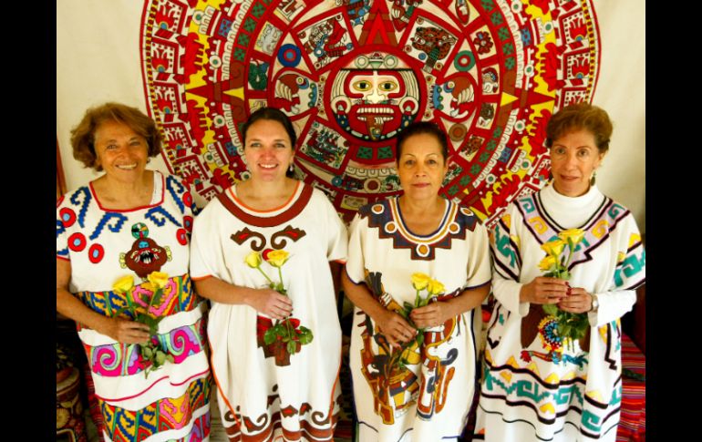 Patricia Elizabeth Torres Villanueva, Jéslid Corona, María Ofelia Valdez y Lourdes Robles, danzantes y promotoras. E. BARRERA  /