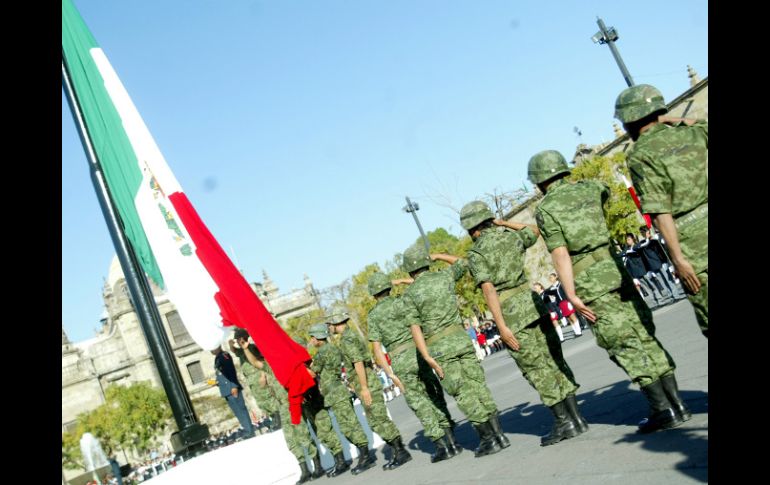 La ceremonia se llevó a cabo en la Plaza Liberación en el Centro Histórico de Guadalajara. A. HINOJOSA  /