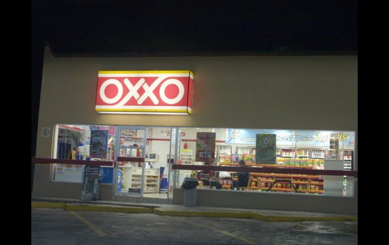 Femsa Comercio planea consolidar su expansión y abrir mil 100 tiendas Oxxo en 2011. A. GARCÍA  /