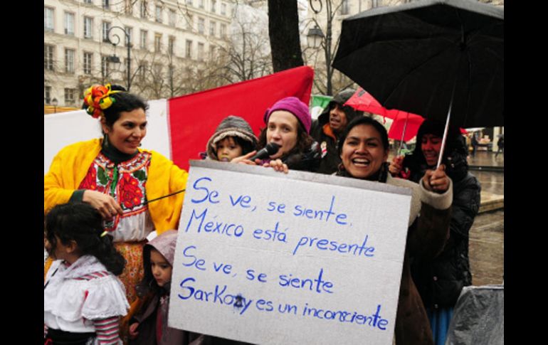 La manifestación transcurrió con un tono festivo, con música mexicana y sin incidentes. NTX  /