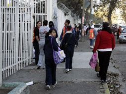 Los estudiantes se sienten seguros dentro de las escuelas, pero alertan que en los alrededores hay problemas de inseguridad. E. BARRERA  /