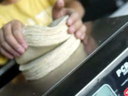 En marzo se publicarán las reglas oficiales del subsidio a los costos de producción de tortillas. ARCHIVO  /