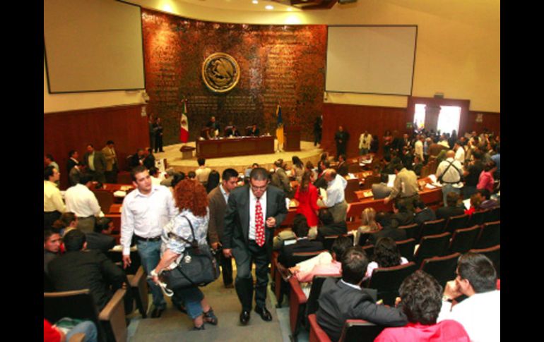 Rafael Castellanos rindió protesta después de la votación de los 36 legisladores presentes en el Congreso local. A. GARCÍA  /