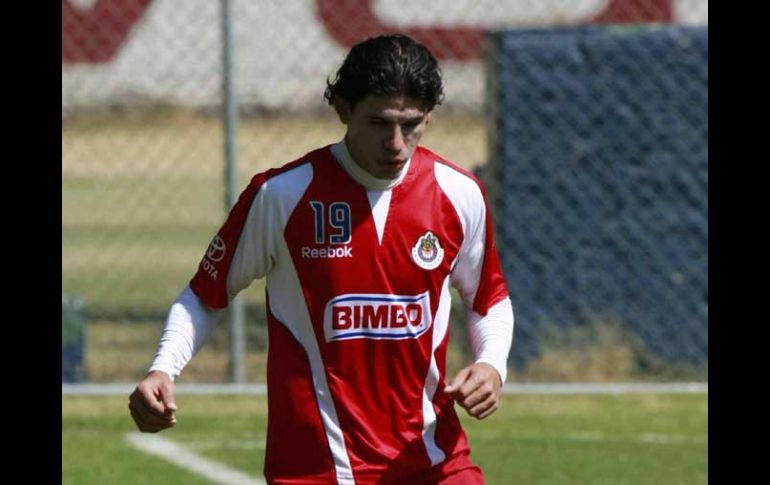 Jonny Magallon captado durante uno de los entrenamientos del Guadalajara. MEXSPORT  /