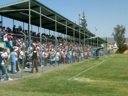 Las tribunas del estadio municipal de Ocotlán se llenaron con un aproximado de tres mil aficionados. E. LÓPEZ  MOTA  /