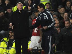 El técnico del Manchester United, Alex Ferguson, durante el partido ante el Chelsea. AP  /