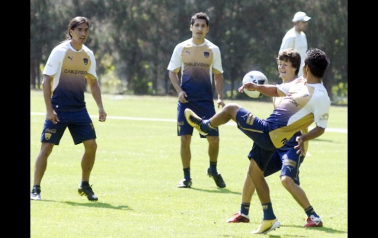 Los jugadores de la UNAM se alistan en la práctica para su siguiente encuentro ante Atlante. NTX  /