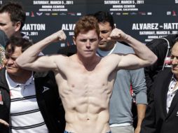 Saúl 'Canelo' Álvarez no pudo dar el peso esta tarde en Anaheim. AP  /