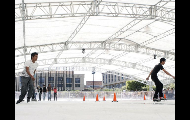 Hoy la pista de hielo ya no resulta tan atractiva para los tapatíos. M. FREYRÍA  /