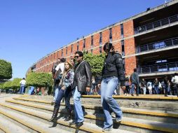 Los egresados de instituciones educativas muestran incertidumbre sobre su futuro. A. GARCÍA  /