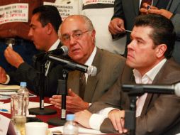 Durante su comparecencia ante el Poder Legislativo, el titular de la CEA, César Coll Carabias (centro). A. GARCÍA  /