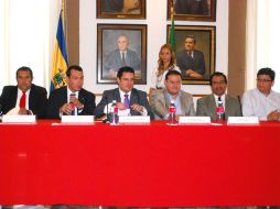 Aristóteles Sandoval, Héctor Pizano e Ignacio González Hernández signaron el convenio. ESPECIAL  /