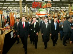 Recorrido de los stands con la presencia del gobernor del Estado Emilio González Márquez. E.BARRERA  /