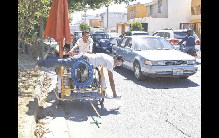 Organismos ciudadanos trazaron una ciclovía de tres kilómetros sobre Avenida Inglaterra. E. PACHECO  /