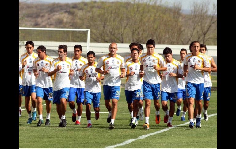 Los jugadores del Tigres se preparan en una sesión de entrenamientos. MEXSPORT  /