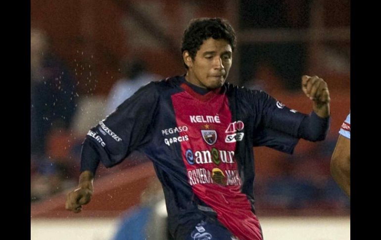 El jugador peruano Reimond Manco, en el partido de la fecha seis del Torneo Clausura 2011. MEXSPORT  /