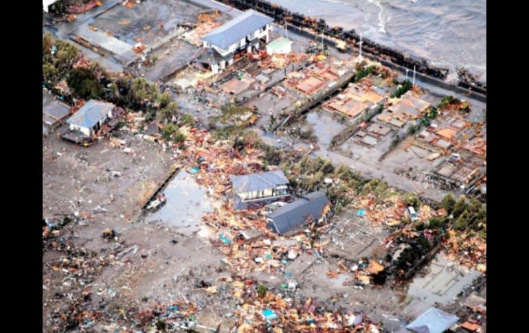 Vista aérea de la catástrofe ocasionada por el tsunami ocurrido en Japón. EFE  /