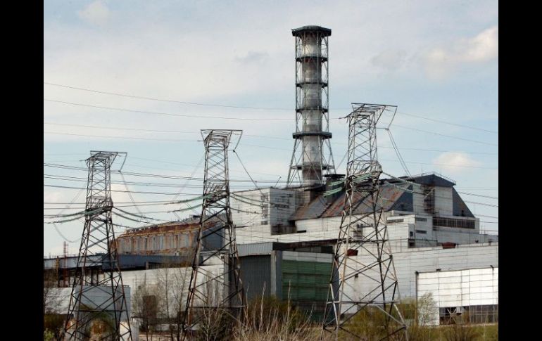 Para reducir la presión del reactor sobrecalentado, las autoridades liberaron un vapor que posiblemente contenía radiación. EFE  /