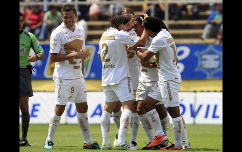 Celebrando el gol de Palencia durante el partido contra los Monarcas. MEXSPORT  /