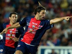 Francisco 'Kikin' Fonseca festejando sus anotaciones con el Atlante. MEXSPORT  /