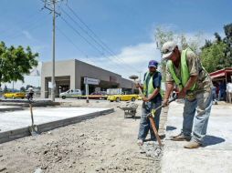 El día 11 de marzo pasado, la Sefín debió haber inscrito un crédito por mil 100 MDP para la pavimentación de 21 avenidas. ARCHIVO  /