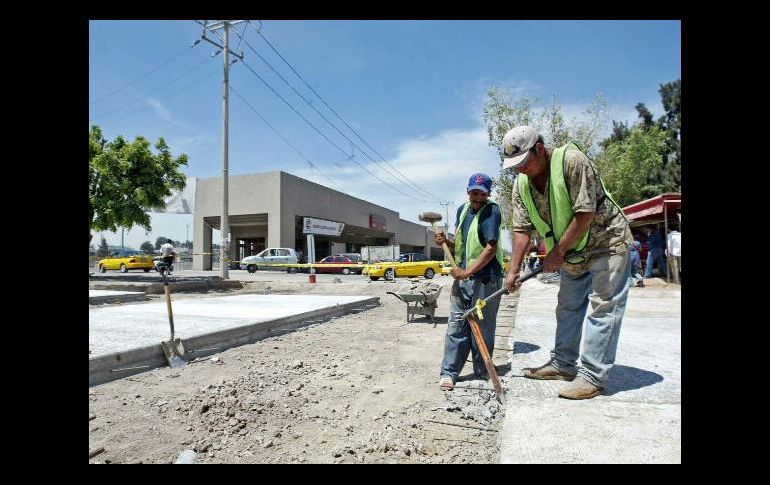 El día 11 de marzo pasado, la Sefín debió haber inscrito un crédito por mil 100 MDP para la pavimentación de 21 avenidas. ARCHIVO  /