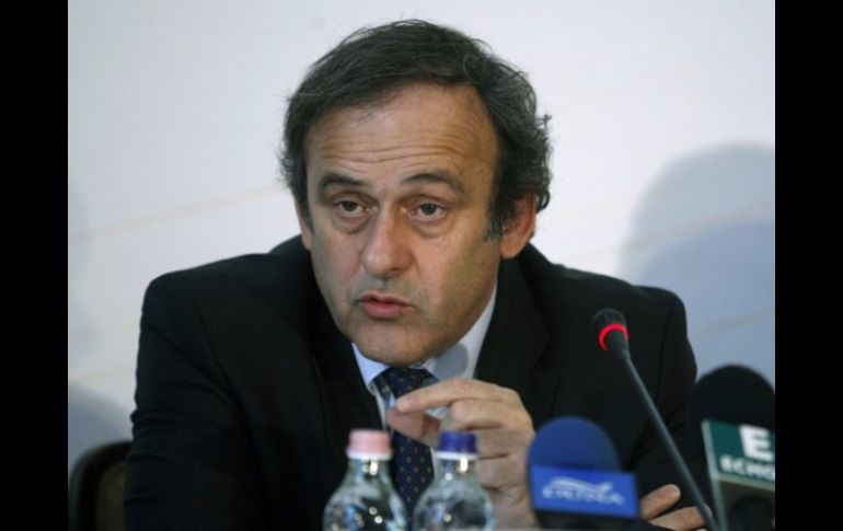 El presidente de la UEFA, Michel Platini, en rueda de prensa. ARCHIVO  /