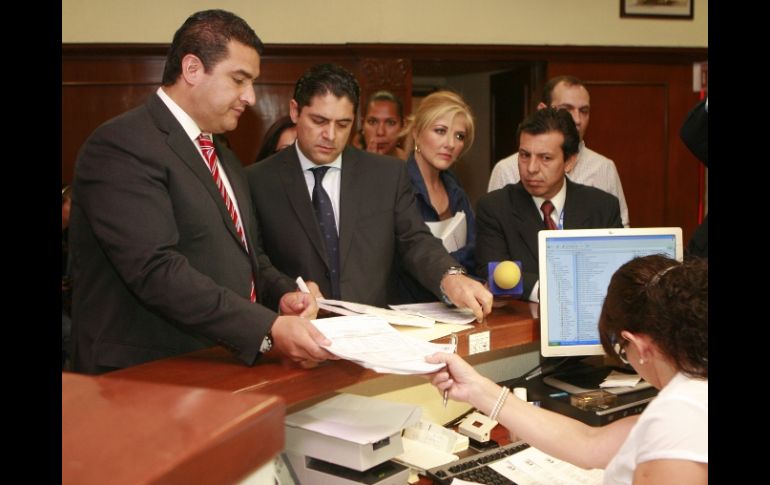 Héctor Vielma acudió a las oficinas de la Sefin acompañado de un notario público. A. GARCÍA  /