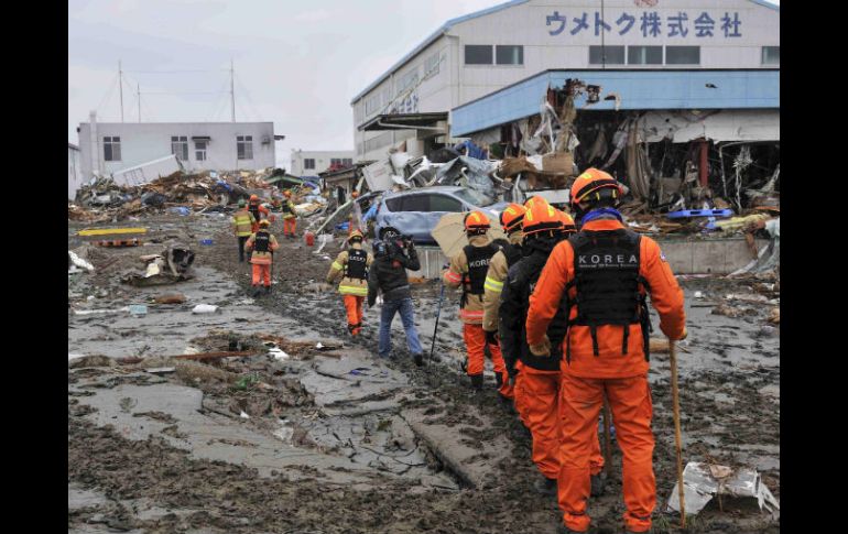 En los 25 mil millones no se incluyen los gastos derivados del tsunami ocurrido tras el devastador terremoto. EFE  /