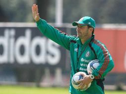 El director técnico de la Selección mexicana durante una sesión de entrenamiento. MEXSPORT  /