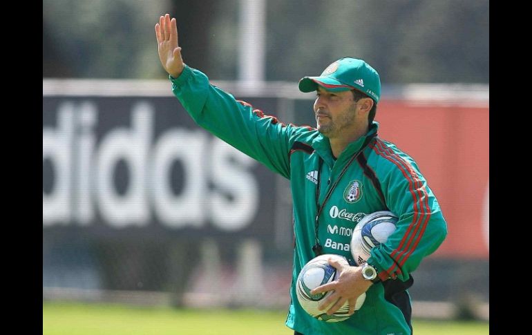 El director técnico de la Selección mexicana durante una sesión de entrenamiento. MEXSPORT  /