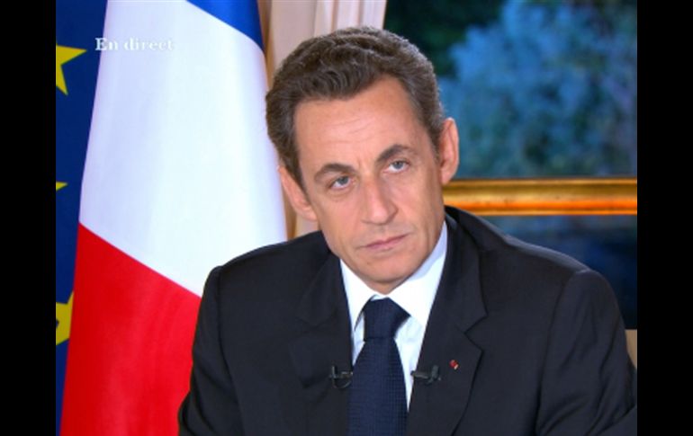 El presidente francés Nicolás Sarkozy  negó que el líder líbio haya financiado su campaña electoral. ARCHIVO  /