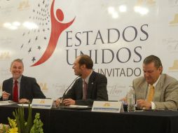 En la presentación del festival estuvieron Emilio González, Christopher Teal y Carlos Álvarez del Castillo. A. HINOJOSA  /