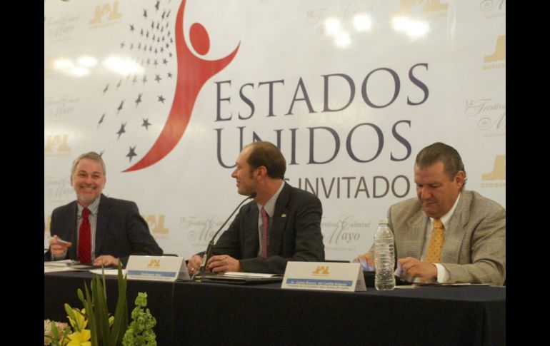 En la presentación del festival estuvieron Emilio González, Christopher Teal y Carlos Álvarez del Castillo. A. HINOJOSA  /