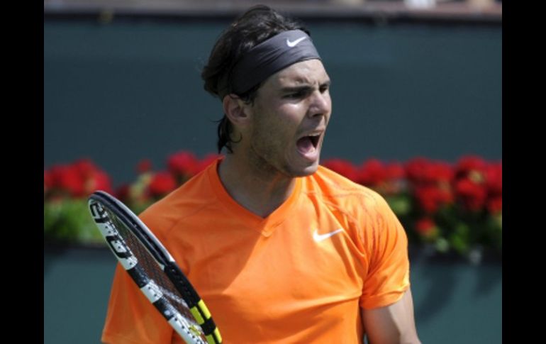 Rafael Nadal celebra un punto ante su contrincante Del Potro en seminfinal del Indian Wells. EFE  /