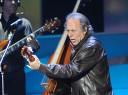 'Mediterráneo', una de las canciones más célebres de Serrat, el auditorio estalló en un grito de júbilo. EFE  /