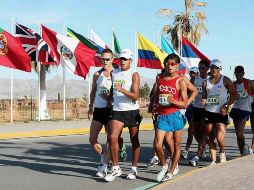 El mexicano Eder Sánchez, ganador de la competencia varonil de 20 kms de caminata celebrada en Chihuahua. MEXSPORT  /