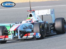 A su llegada a Melbourne, 'Checo' se dio tiempo de descansar e ir al zoológico para conocer a los canguros. GETTY IMAGES SPORT  /