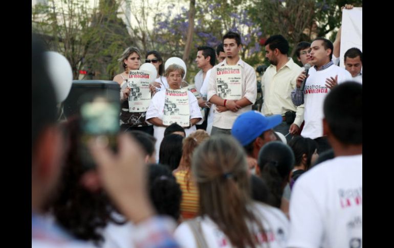 Alrededor de 200 personas se congregaron en la explanada de la Plaza de la Liberación. E. PACHECO  /