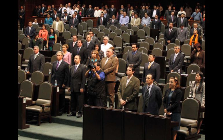 El pleno de la Cámara de Diputados guardó un minuto de silencio por el 17 aniversario luctuoso de Luis Donaldo Colosio. NTX  /