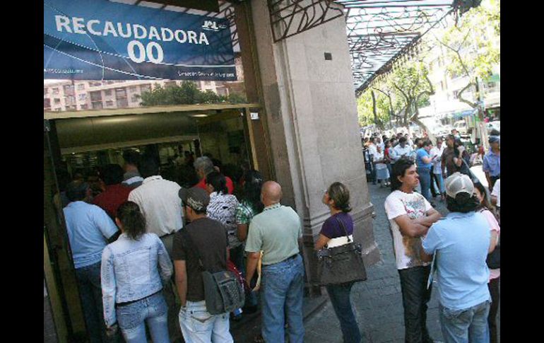 Hay 136 oficinas recaudadoras disponibles para realizar el pago de la tenencia. ARCHIVO  /