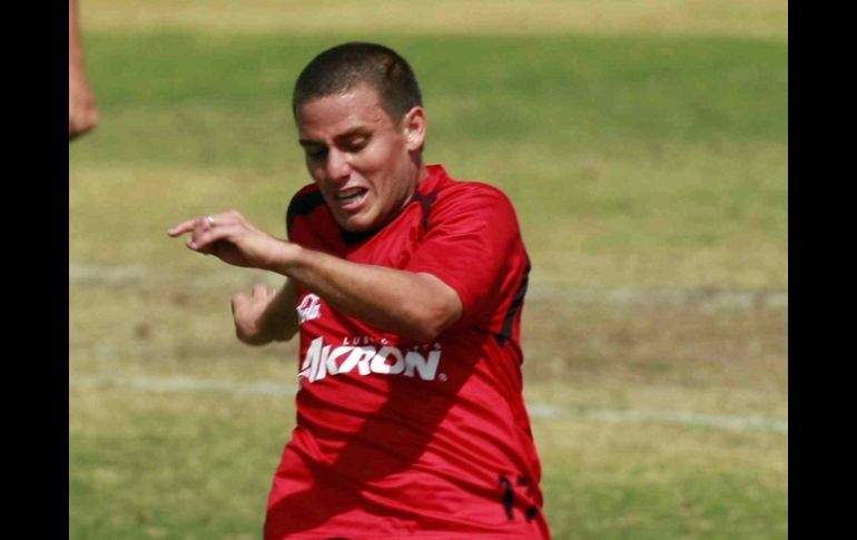 Lucas Ayala en el entrenamiento del conjunto rojinegro. MEXSPORT  /